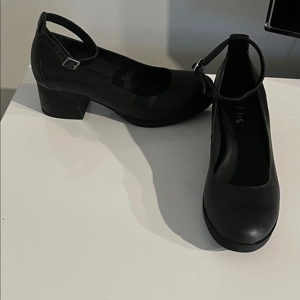 Kork-Ease Classic Black‎ Ankle Strap Heels. Size 8